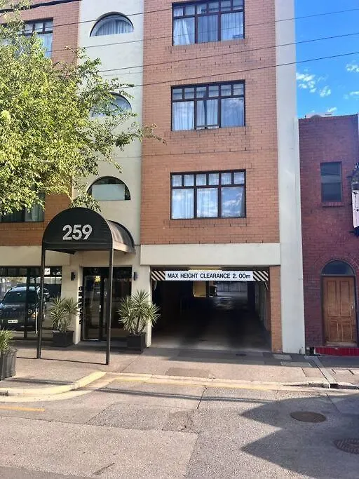 Ensuite Studio at Gouger st 106 Adelaide